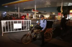 Dealerzy ropy naftowej odkładają strajk w świetle konfliktu na Bliskim Wschodzie