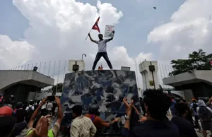 Ujawniony raport Nepalu o śmiercionośnym powstaniu wzywa do postawienia przed sądem byłej premier KP Sharmy Oli