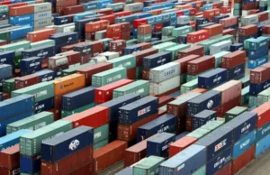 Globalna gospodarka zmaga się z zakłóceniami w handlu