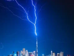 Ulewne deszcze nawiedziły dużą część Abu Zabi w Dubaju w Zjednoczonych Emiratach Arabskich