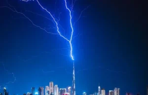 Ulewne deszcze nawiedziły dużą część Abu Zabi w Dubaju w Zjednoczonych Emiratach Arabskich