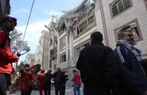 Ataki na irańskie zakłady N, huta stali zaprzeczają „przesłaniom”