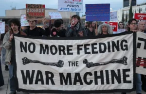 Houthi przyłączają się do walki, strzelając rakietami balistycznymi w stronę Izraela