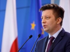 Były minister rządu stanie przed sądem w Polsce w związku z niezabezpieczonymi e-mailami, które zostały zhakowane i wyciekły