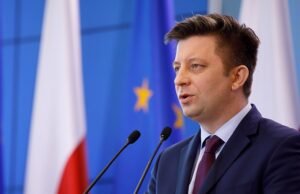 Były minister rządu stanie przed sądem w Polsce w związku z niezabezpieczonymi e-mailami, które zostały zhakowane i wyciekły
