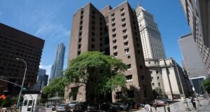 Relacja więźnia wskazuje na „tuszowanie” śmierci Epsteina – Świat