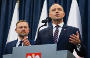 Prezydent zaprzysięga pierwszych na cztery lata w Polsce nowych sędziów Trybunału Konstytucyjnego, ale impas nadal trwa