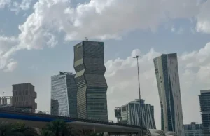Urzędnik ONZ twierdzi, że państwa arabskie straciły 186 miliardów dolarów w pierwszym miesiącu wojny