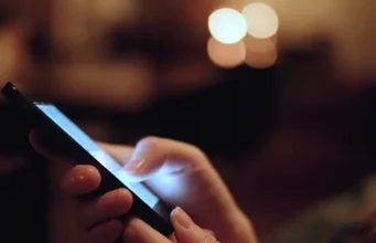 Na posiedzeniu panelu Senatu banki i firmy telekomunikacyjne obwiniają się za nadmierne pobieranie opłat za usługi przesyłania wiadomości